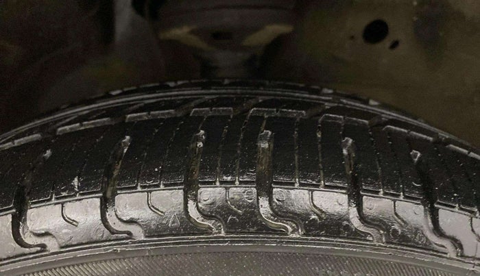 2014 Maruti Wagon R 1.0 VXI, Petrol, Manual, 31,861 km, Right Front Tyre Tread