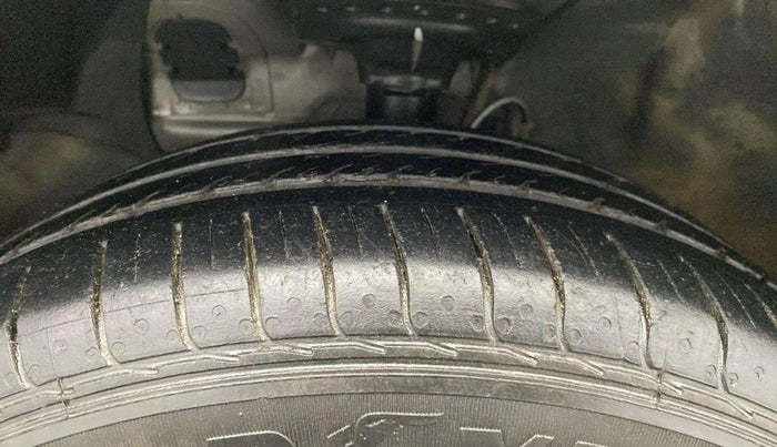 2020 Hyundai Elite i20 MAGNA PLUS 1.2, Petrol, Manual, 23,684 km, Left Front Tyre Tread