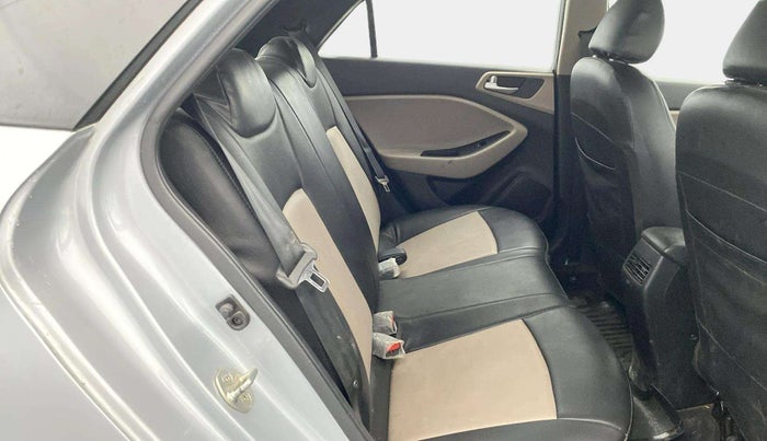 2020 Hyundai Elite i20 MAGNA PLUS 1.2, Petrol, Manual, 23,684 km, Right Side Rear Door Cabin