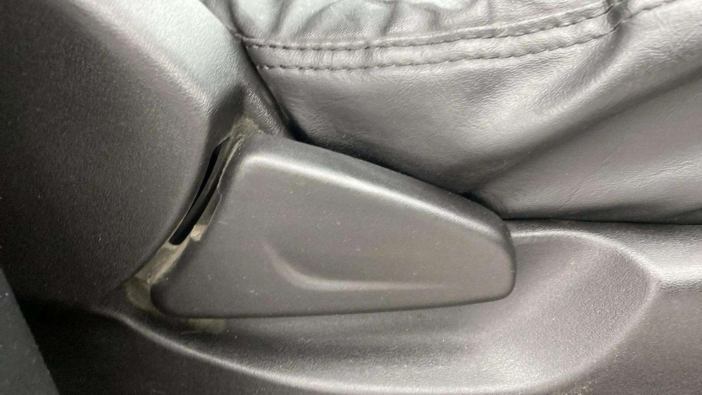 2021 Datsun Redi Go T(O), Petrol, Manual, 28,757 km, Driver Side Adjustment Panel