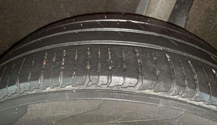 2016 Maruti Baleno DELTA CVT PETROL 1.2, Petrol, Automatic, 72,604 km, Left Rear Tyre Tread