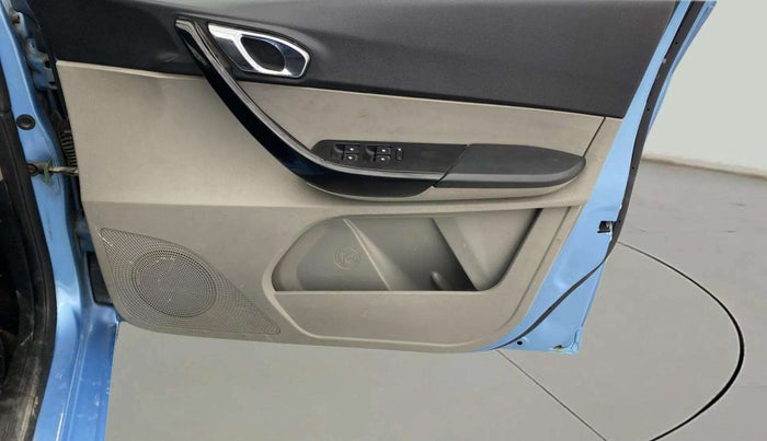 2017 Tata Tiago XZA PETROL, Petrol, Automatic, 63,184 km, Driver Side Door Panels Control