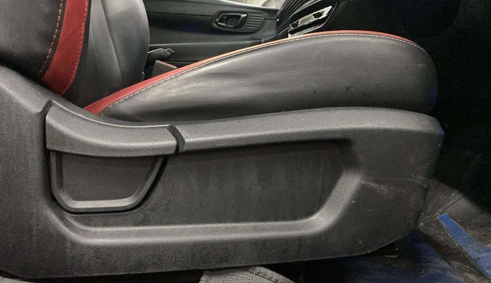 2020 Hyundai NEW I20 ASTA 1.2 AT, Petrol, Automatic, 18,701 km, Driver Side Adjustment Panel