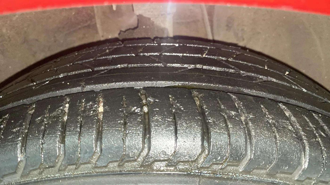 2020 Hyundai NEW I20 ASTA 1.2 AT, Petrol, Automatic, 18,701 km, Right Front Tyre Tread