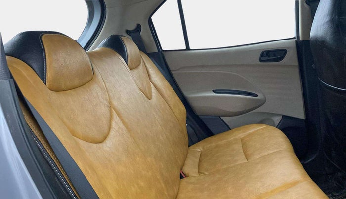 2020 Hyundai NEW SANTRO SPORTZ EXECUTIVE MT CNG, CNG, Manual, 94,316 km, Right Side Rear Door Cabin