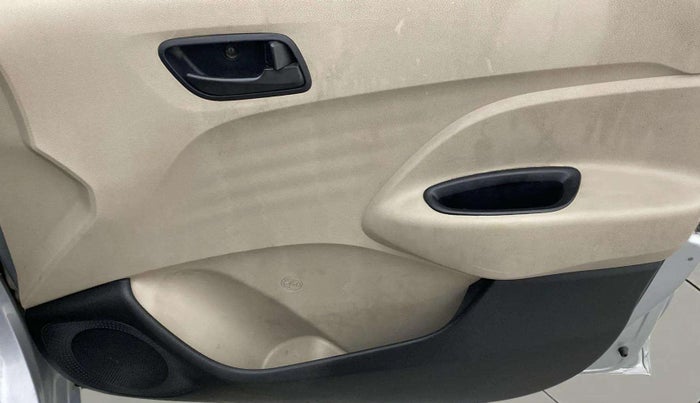 2020 Hyundai NEW SANTRO SPORTZ EXECUTIVE MT CNG, CNG, Manual, 94,316 km, Driver Side Door Panels Control