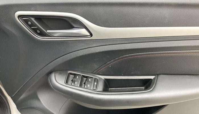 2022 MG ASTOR SHARP 1.3 TURBO AT, Petrol, Automatic, 65,340 km, Driver Side Door Panels Control