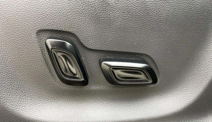 2022 MG ASTOR SHARP 1.3 TURBO AT, Petrol, Automatic, 65,340 km, Driver Side Adjustment Panel