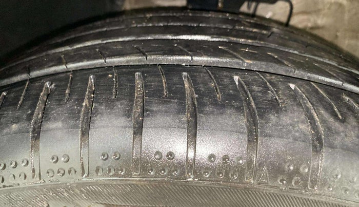 2022 MG ASTOR SHARP 1.3 TURBO AT, Petrol, Automatic, 65,340 km, Left Front Tyre Tread