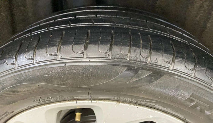 2022 Maruti Baleno ZETA PETROL 1.2, Petrol, Manual, 83,269 km, Left Front Tyre Tread