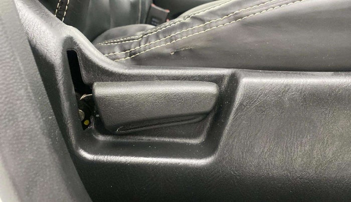 2022 Maruti Alto LXI O, Petrol, Manual, 40,435 km, Driver Side Adjustment Panel