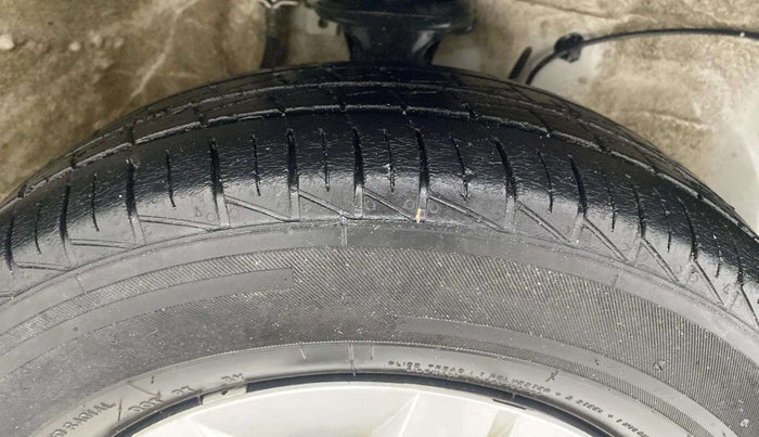 2022 Maruti Alto LXI O, Petrol, Manual, 40,435 km, Right Front Tyre Tread