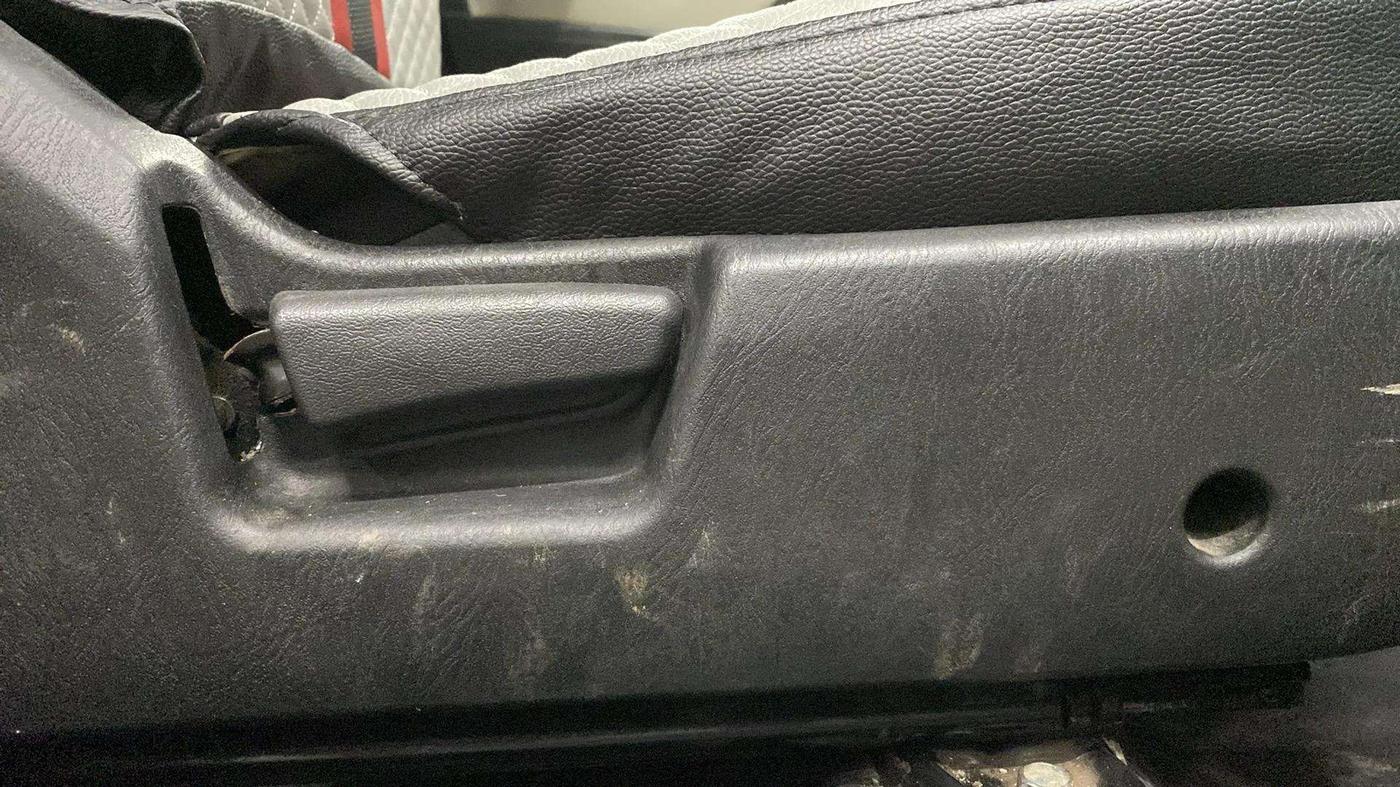 2020 Maruti Alto LXI CNG, CNG, Manual, 48,885 km, Driver Side Adjustment Panel