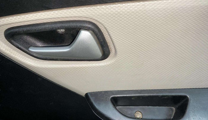2020 Maruti Alto LXI CNG, CNG, Manual, 48,643 km, Driver Side Door Panels Control