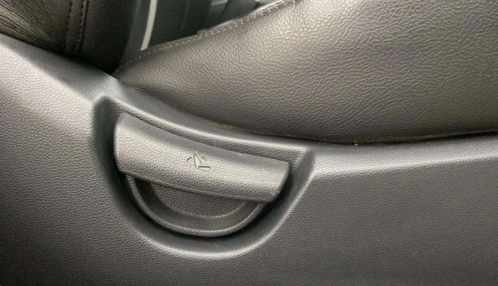 2017 Hyundai Grand i10 SPORTZ (O) AT 1.2 KAPPA VTVT, Petrol, Automatic, 49,630 km, Driver Side Adjustment Panel