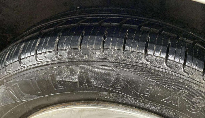 2016 Maruti Celerio ZXI, Petrol, Manual, 93,453 km, Left Front Tyre Tread