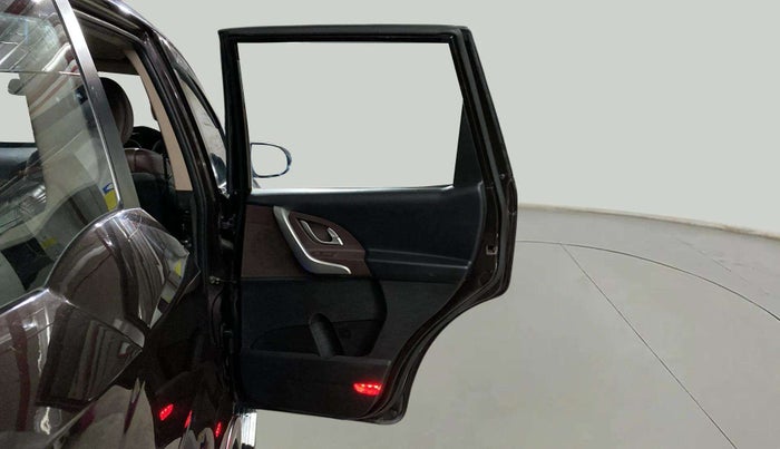 2014 Mahindra XUV500 W8 AWD, Diesel, Manual, 50,445 km, RHS Rear Door