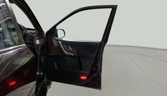 2014 Mahindra XUV500 W8 AWD, Diesel, Manual, 50,445 km, RHS Front Door
