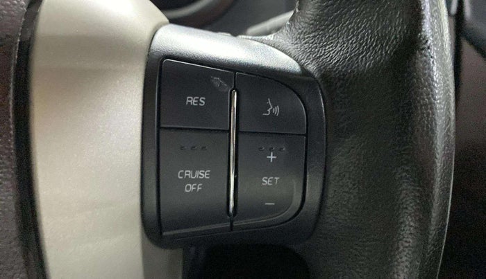 2014 Mahindra XUV500 W8 AWD, Diesel, Manual, 50,445 km, Adaptive Cruise Control
