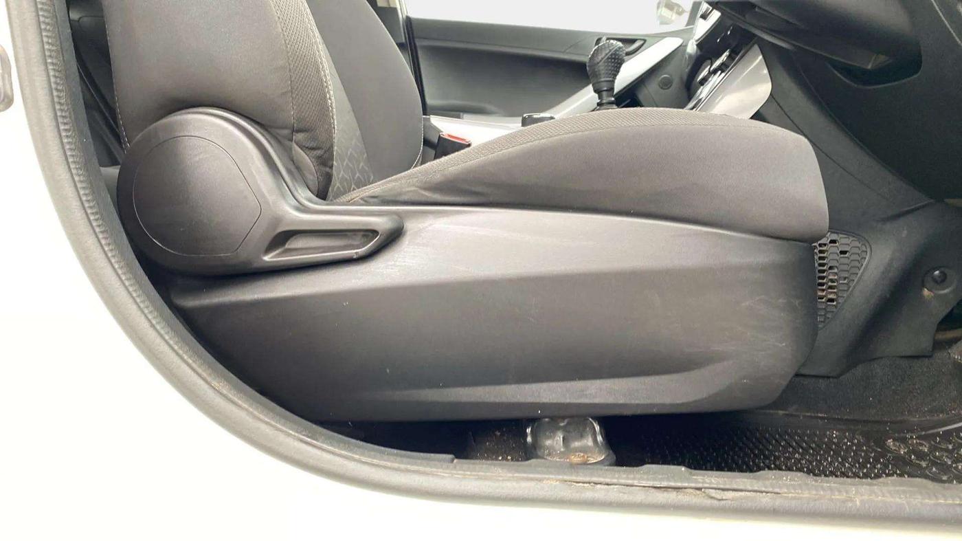 2020 Tata NEXON XM SUNROOF PETROL, CNG, Manual, 94,705 km, Driver Side Adjustment Panel