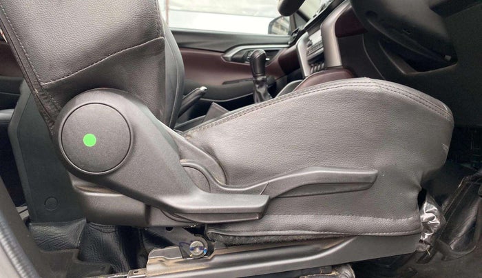 2023 Maruti Grand Vitara DELTA SMART HYBRID, Petrol, Manual, 14,635 km, Driver Side Adjustment Panel