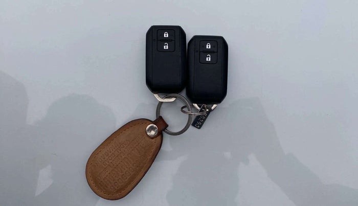 2023 Maruti Grand Vitara DELTA SMART HYBRID, Petrol, Manual, 14,635 km, Key Close Up