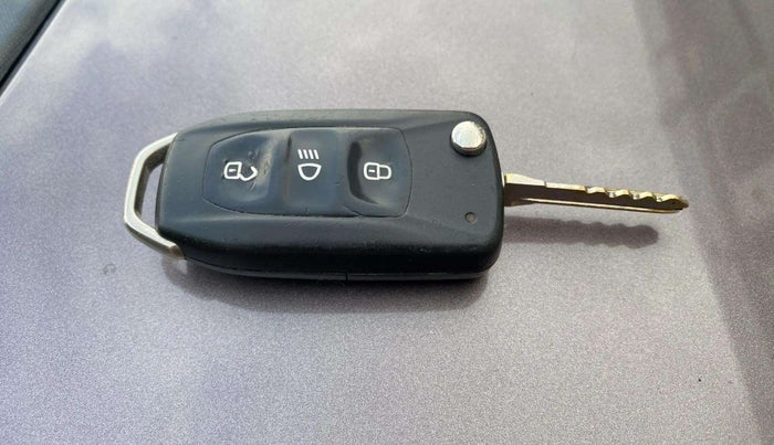 2016 Tata Tiago XZ PETROL, Petrol, Manual, 83,848 km, Key Close Up