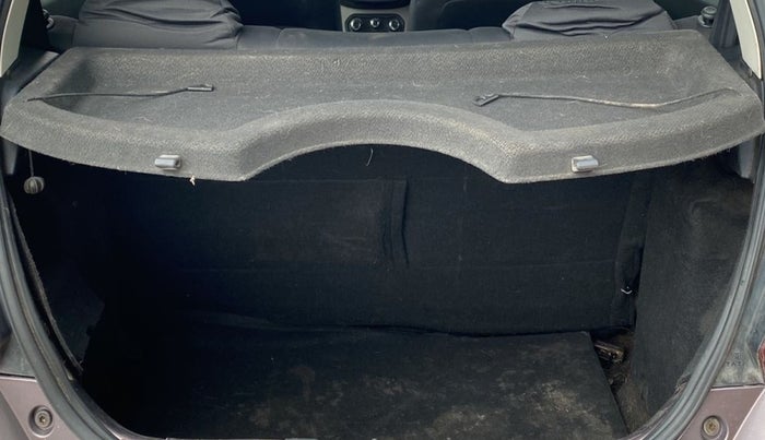 2016 Tata Tiago XZ PETROL, Petrol, Manual, 83,848 km, Boot Inside