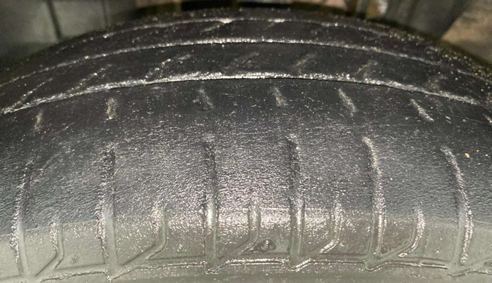 2020 Renault TRIBER RXZ, Petrol, Manual, 57,131 km, Left Front Tyre Tread