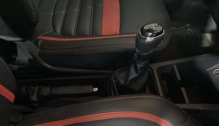 2019 Renault Kwid RXT 0.8, Petrol, Manual, 15,552 km, Gear Lever