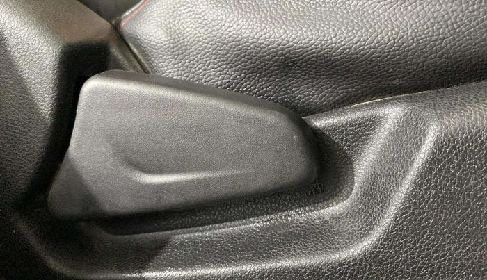 2019 Renault Kwid RXT 0.8, Petrol, Manual, 15,552 km, Driver Side Adjustment Panel