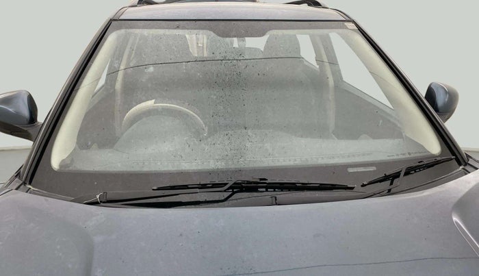 2022 Mahindra XUV300 W6 1.2 PETROL, Petrol, Manual, 15,877 km, Front Windshield