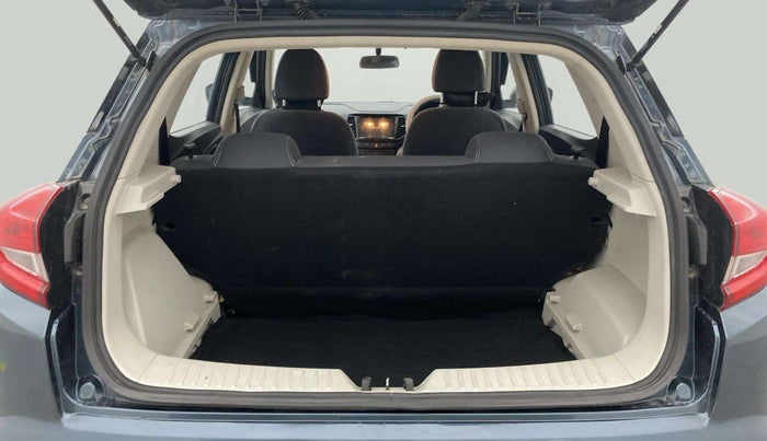 2022 Mahindra XUV300 W6 1.2 PETROL, Petrol, Manual, 15,877 km, Boot Open Zoomed View