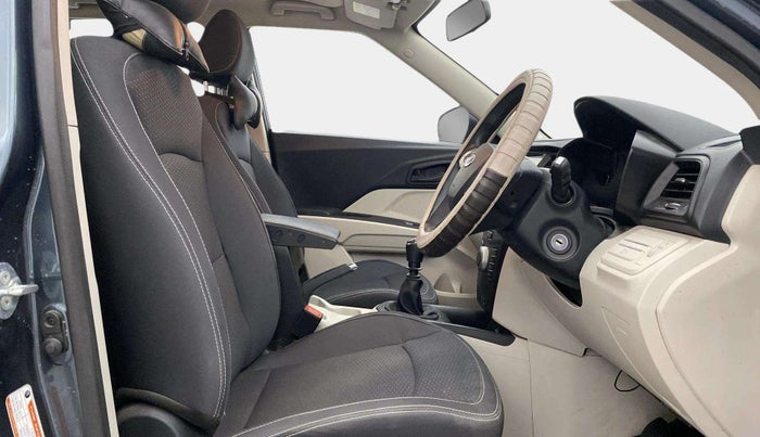 2022 Mahindra XUV300 W6 1.2 PETROL, Petrol, Manual, 15,877 km, Right Side Front Door Cabin