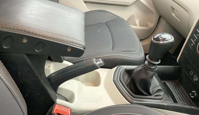2022 Mahindra XUV300 W6 1.2 PETROL, Petrol, Manual, 15,877 km, Gear Lever