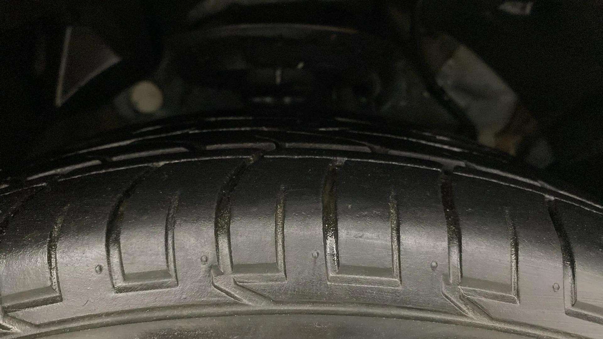 RHS-Front-Tyre-Tread-18