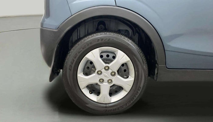 2022 Mahindra XUV300 W6 1.2 PETROL, Petrol, Manual, 15,877 km, Right Rear Wheel