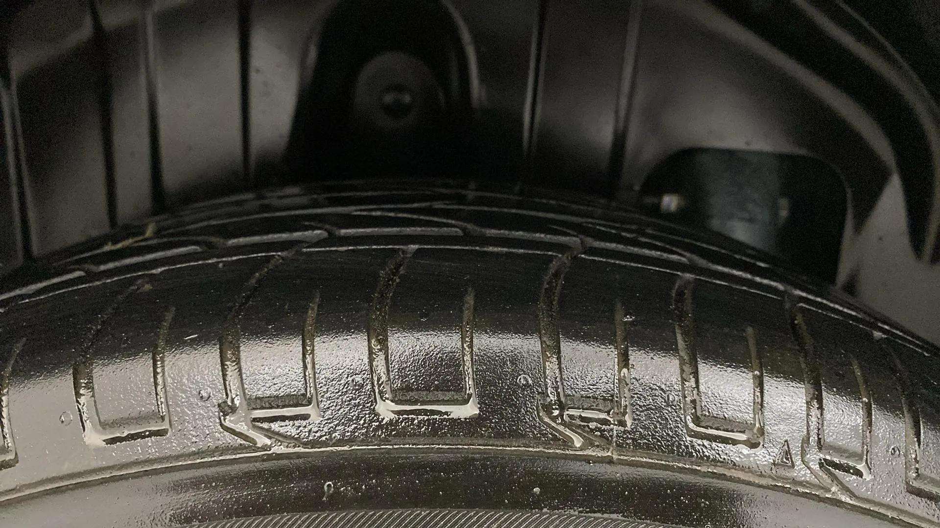 RHS-Rear-Tyre-Tread-19