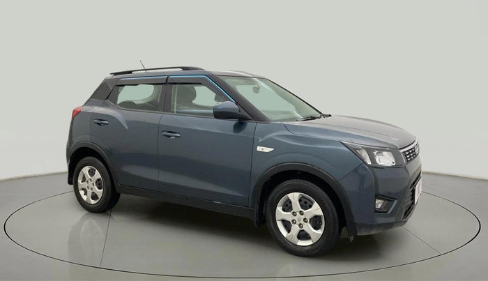 2022 Mahindra XUV300 W6 1.2 PETROL, Petrol, Manual, 15,877 km, Right Front Diagonal