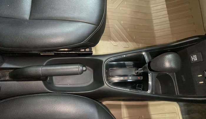 2019 Honda Amaze 1.2L I-VTEC VX CVT, Petrol, Automatic, 31,910 km, Gear Lever