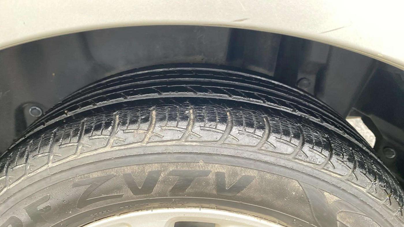 2015 Maruti Swift Dzire ZXI, Petrol, Manual, 40,308 km, Left Rear Tyre Tread