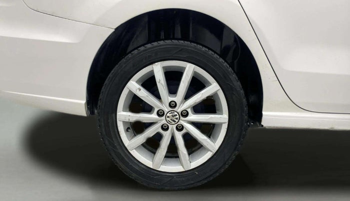 2017 Volkswagen Vento HIGHLINE PLUS 1.5 AT 16 ALLOY, Diesel, Automatic, 1,43,113 km, Right Rear Wheel