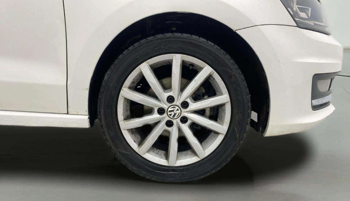 2017 Volkswagen Vento HIGHLINE PLUS 1.5 AT 16 ALLOY, Diesel, Automatic, 1,43,113 km, Right Front Wheel