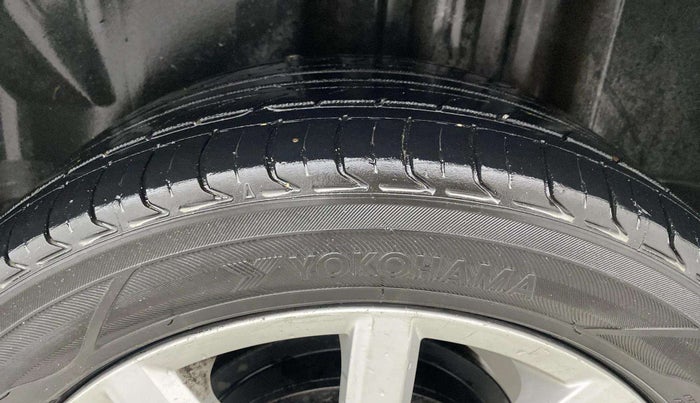 2017 Volkswagen Vento HIGHLINE PLUS 1.5 AT 16 ALLOY, Diesel, Automatic, 1,43,113 km, Left Rear Tyre Tread