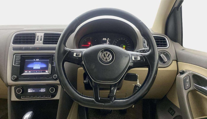 2017 Volkswagen Vento HIGHLINE PLUS 1.5 AT 16 ALLOY, Diesel, Automatic, 1,43,113 km, Steering Wheel Close Up