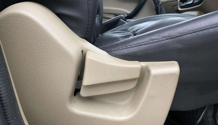 2021 Mahindra BOLERO NEO N 4, Diesel, Manual, 26,337 km, Driver Side Adjustment Panel