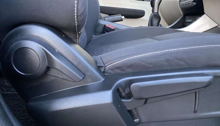 2022 Tata ALTROZ XZ PETROL, Petrol, Manual, 21,117 km, Driver Side Adjustment Panel