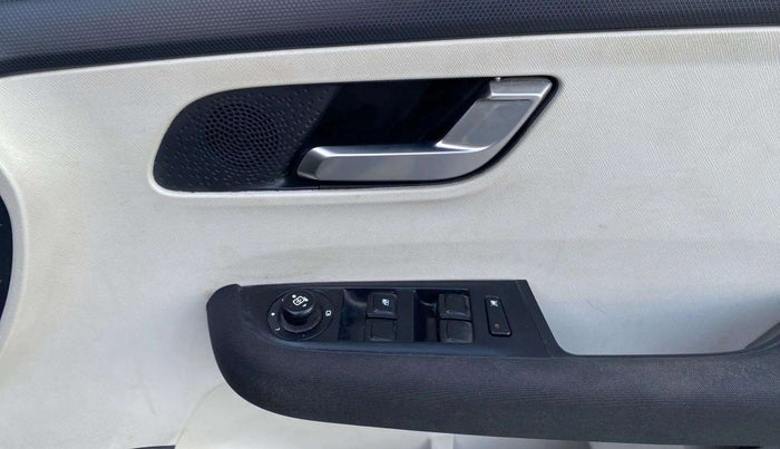 2022 Tata ALTROZ XZ PETROL, Petrol, Manual, 21,117 km, Driver Side Door Panels Control