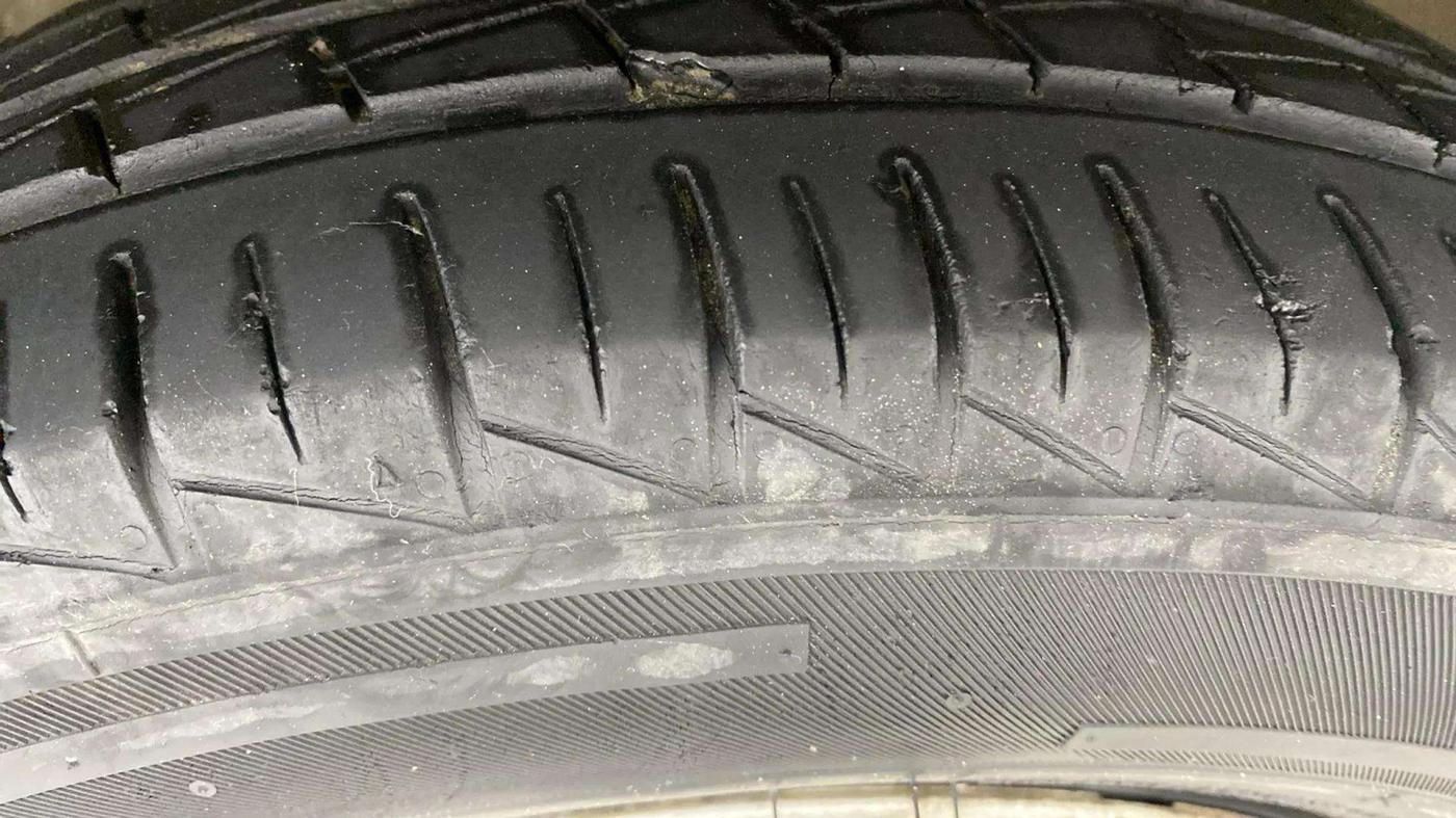 2019 Maruti Alto LXI, Petrol, Manual, 29,558 km, Right Front Tyre Tread