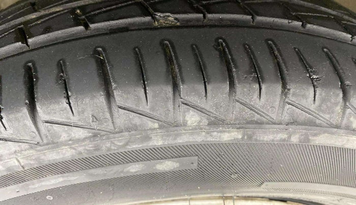 2019 Maruti Alto LXI, Petrol, Manual, 29,558 km, Right Front Tyre Tread